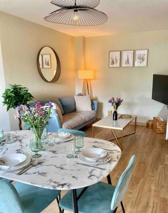Apartament Les Rives De L'Indre. Parking Gratuit. Lit 160Cm Châteauroux Zewnętrze zdjęcie